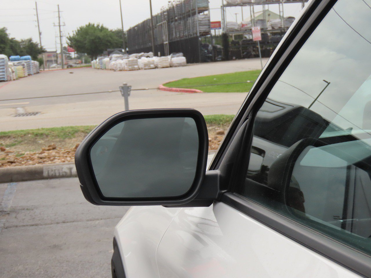 Certified 2025 Ford Explorer Active RWD image 19
