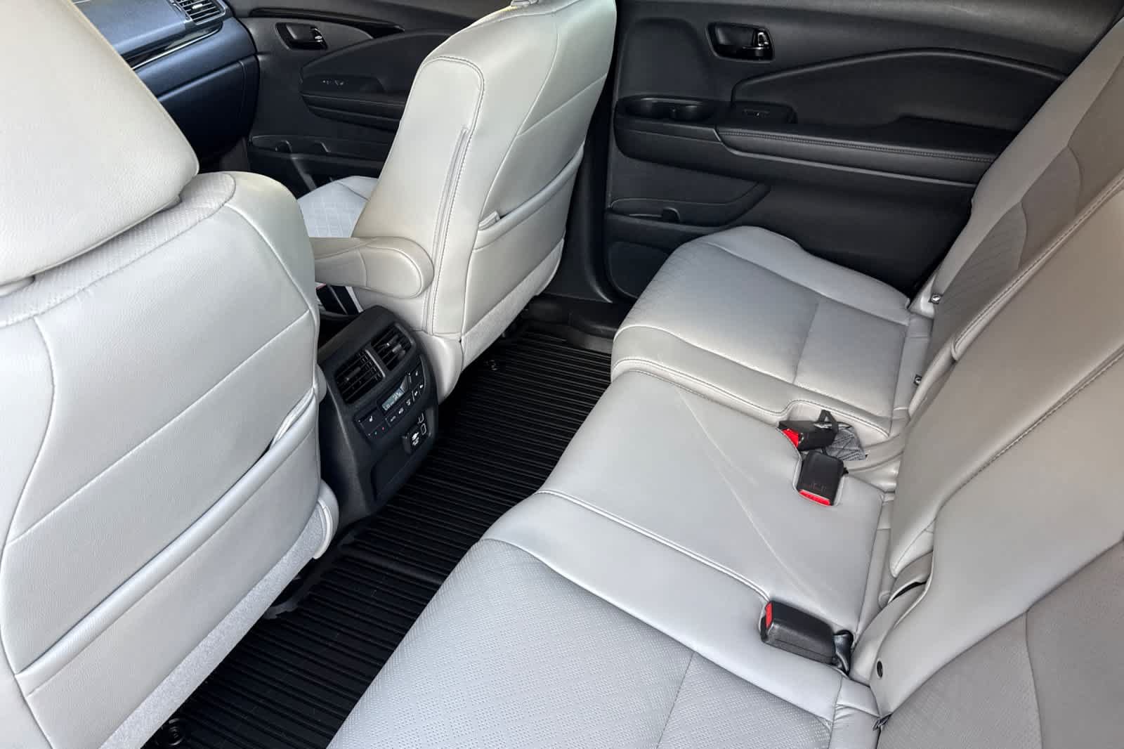 Used 2022 Honda Passport Elite image 4