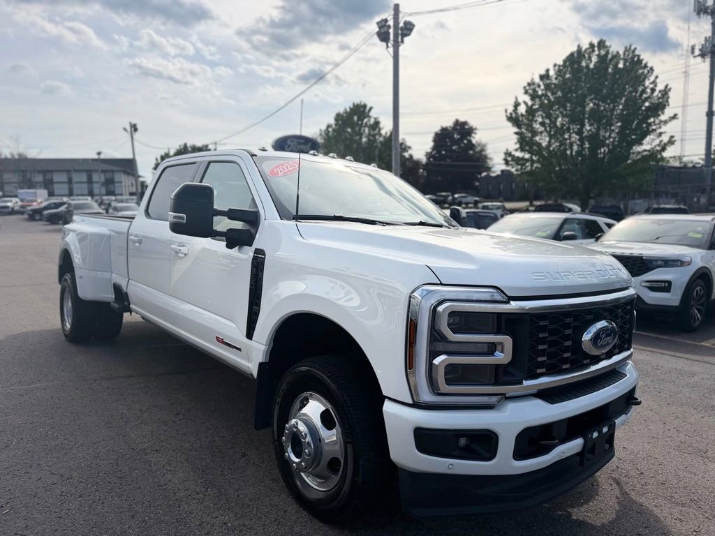 Certified 2025 Ford F350 Platinum AWD/4WD image 10