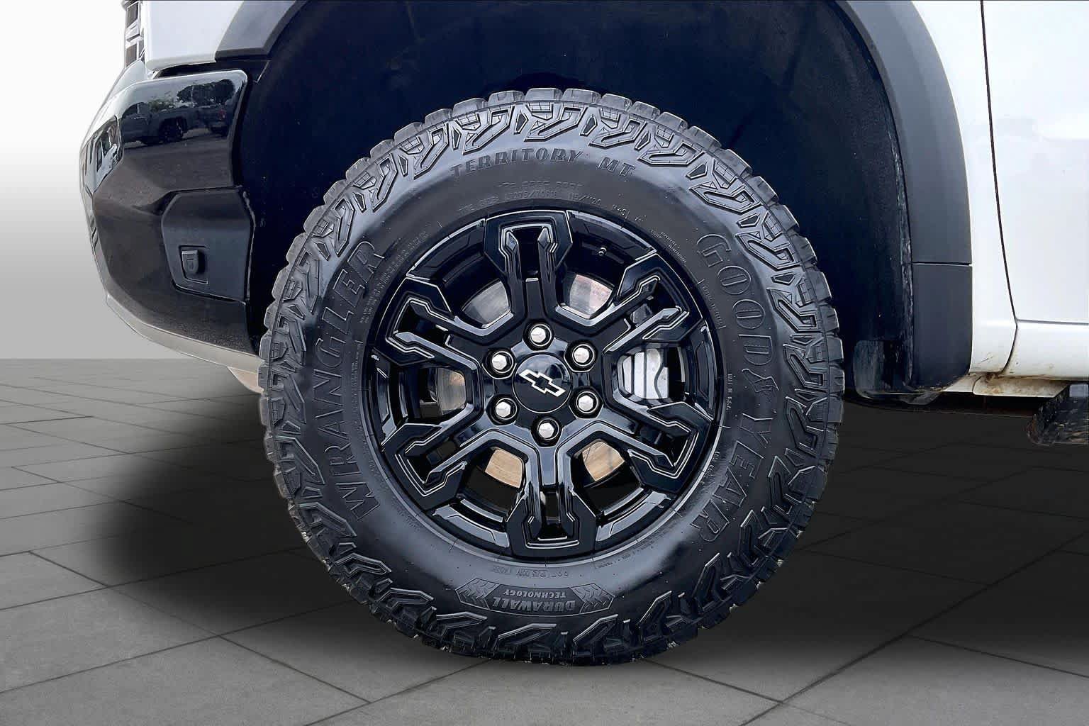 Used 2026 Chevrolet Silverado 1500 ZR2 w/ Dark Appearance Package AWD/4WD image 11