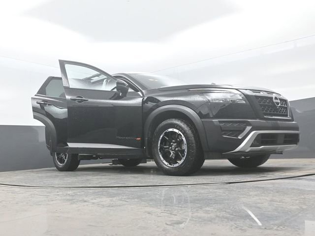 Used 2025 Nissan Pathfinder Rock Creek AWD/4WD image 28