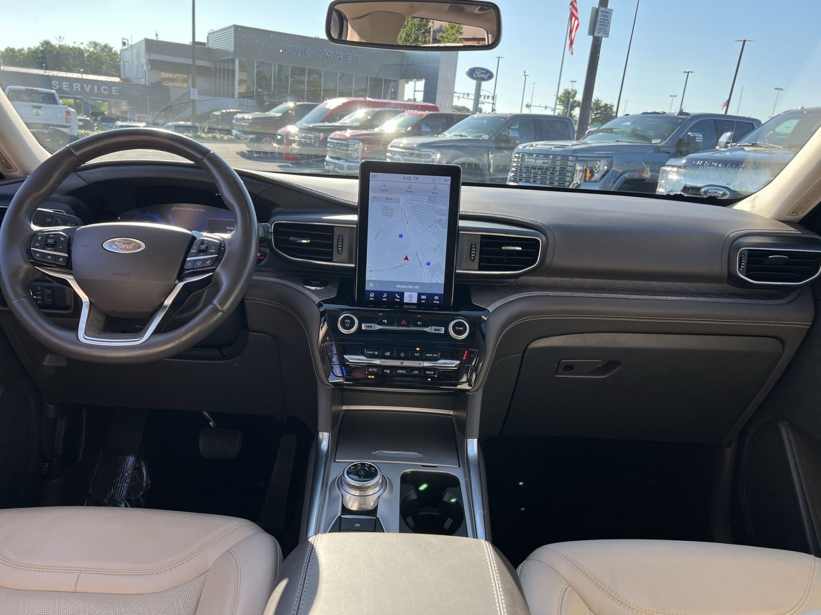 Certified 2023 Ford Explorer Platinum w/ Technology Package AWD/4WD image 23