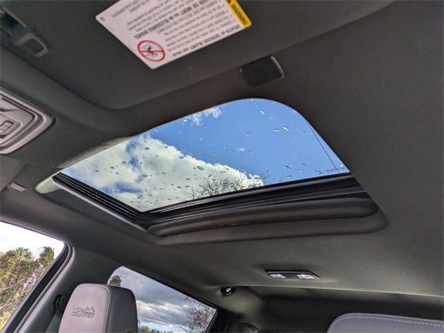 Used 2022 Chevrolet Silverado 2500 High Country w/ Safety Package II image 16