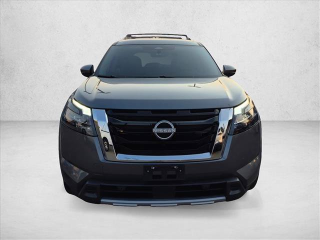 Used 2025 Nissan Pathfinder Platinum AWD/4WD image 2