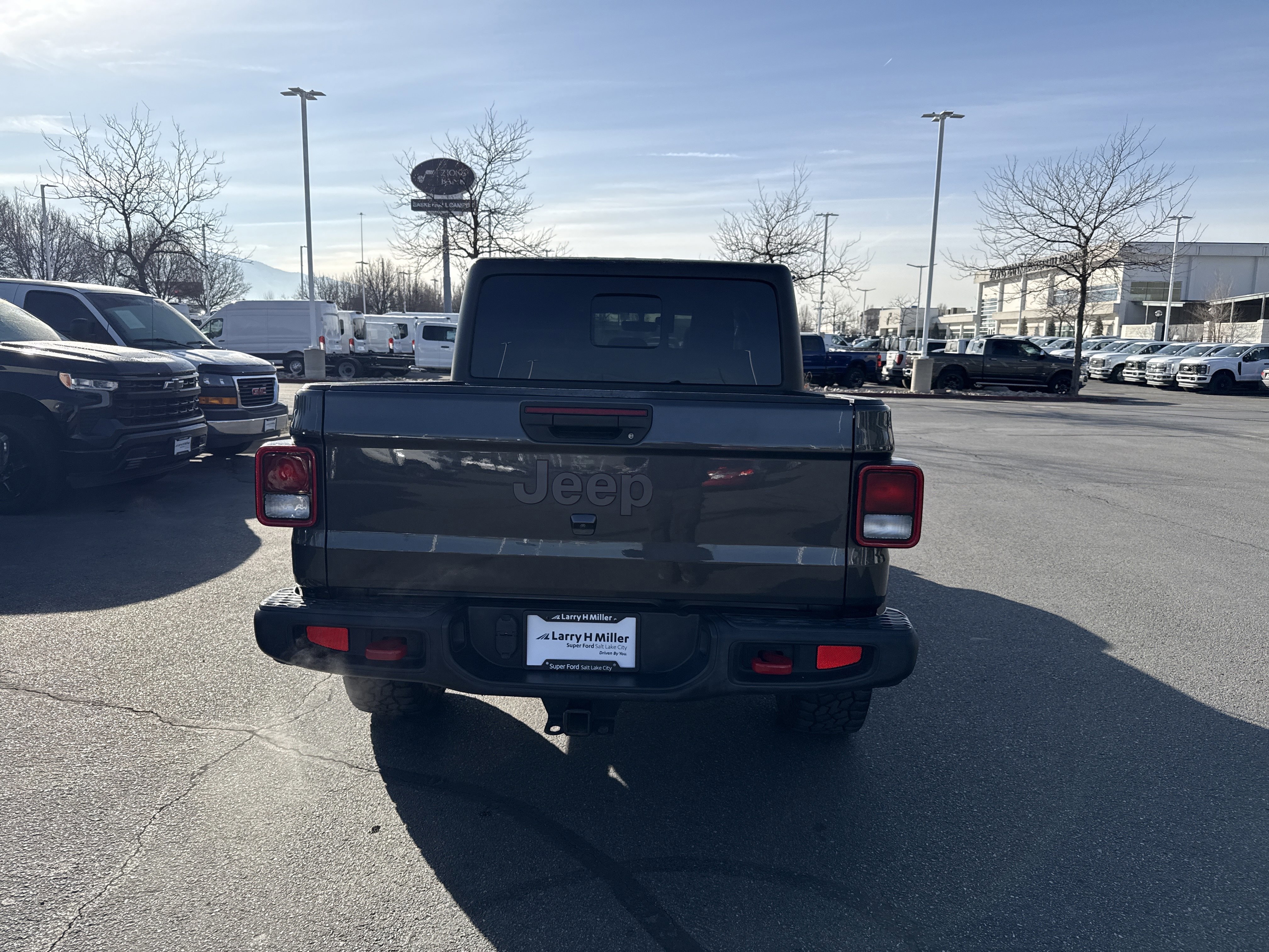 Used 2023 Jeep Gladiator Rubicon w/ Cold Weather Group image 5