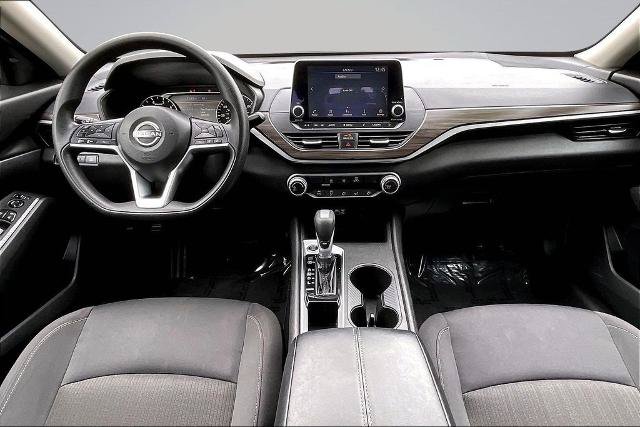 Used 2025 Nissan Altima 2.5 SV FWD image 16