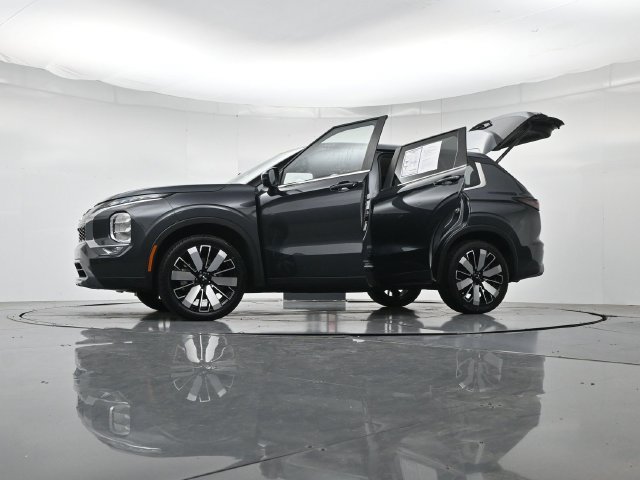 Used 2025 Mitsubishi Outlander SE FWD image 56