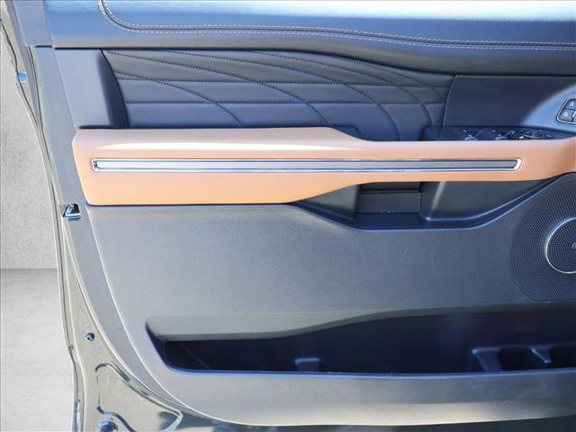 Certified 2022 Ford Expedition Max Platinum AWD/4WD image 11