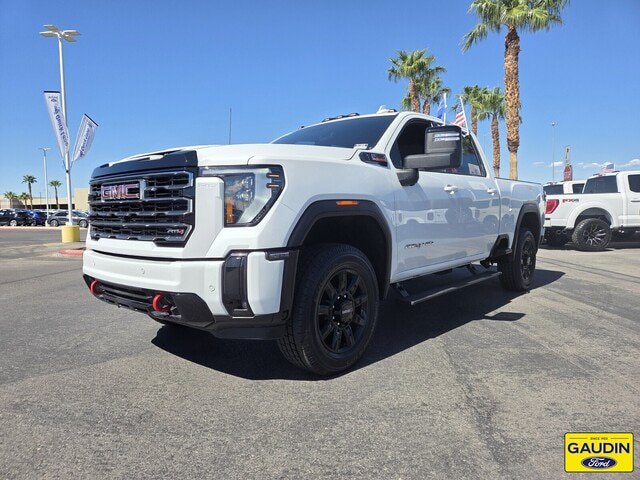 Used 2025 GMC Sierra 2500 AT4 w/ Technology Package AWD/4WD image 3