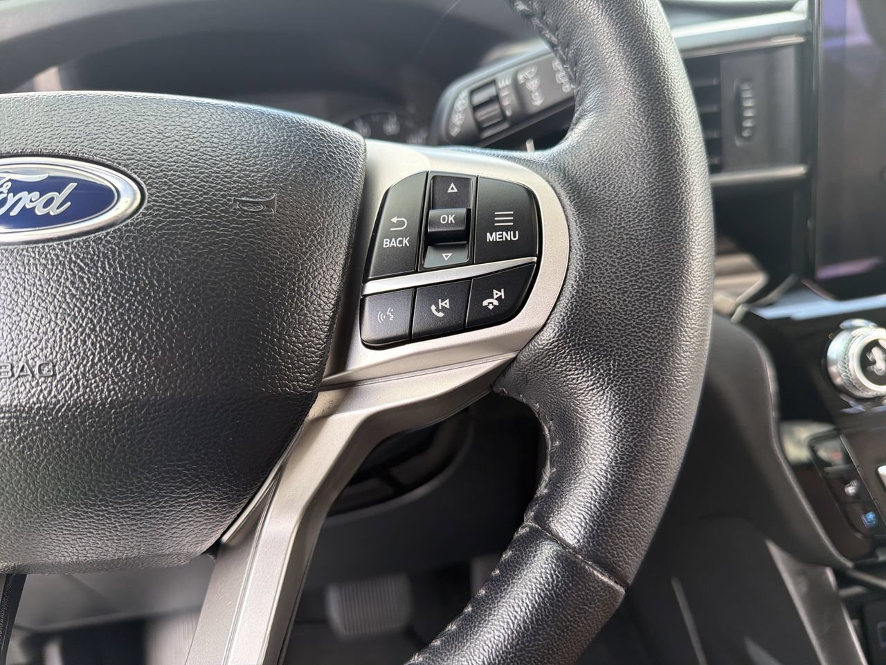 Certified 2023 Ford Explorer Limited w/ Limited Technology Package RWD image 31