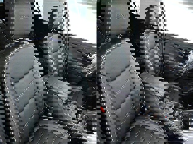 Used 2023 GMC Acadia Denali w/ Denali Ultimate Package image 11