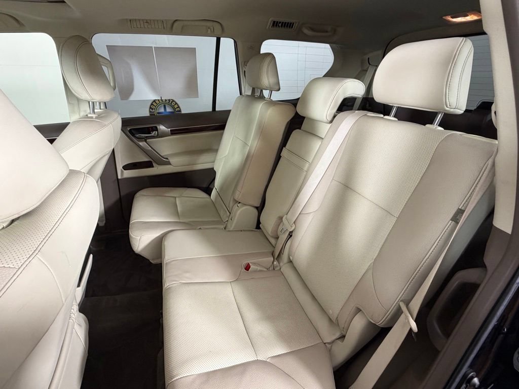 Used 2019 Lexus GX 460 Premium w/ Premium Package AWD/4WD image 17