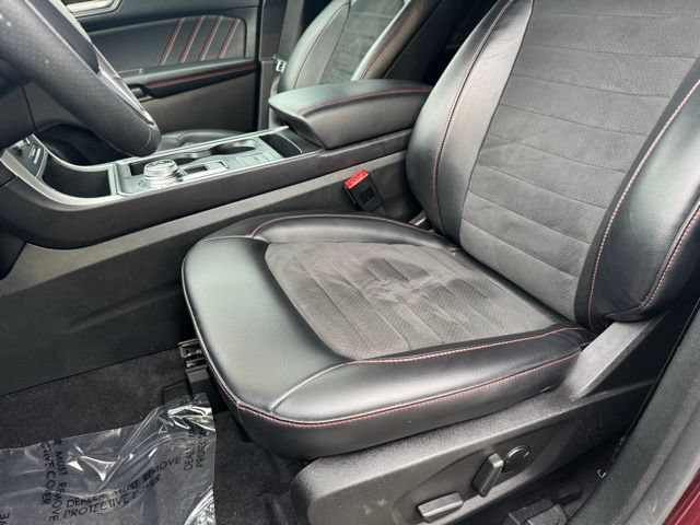 Certified 2024 Ford Edge ST-Line AWD/4WD image 5