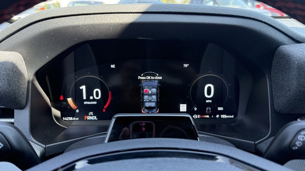 Certified 2025 Ford Explorer ST-Line image 8