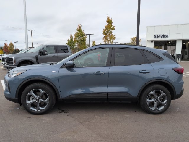 Certified 2025 Ford Escape ST-Line Select w/ Tech Pack #1 AWD/4WD image 2