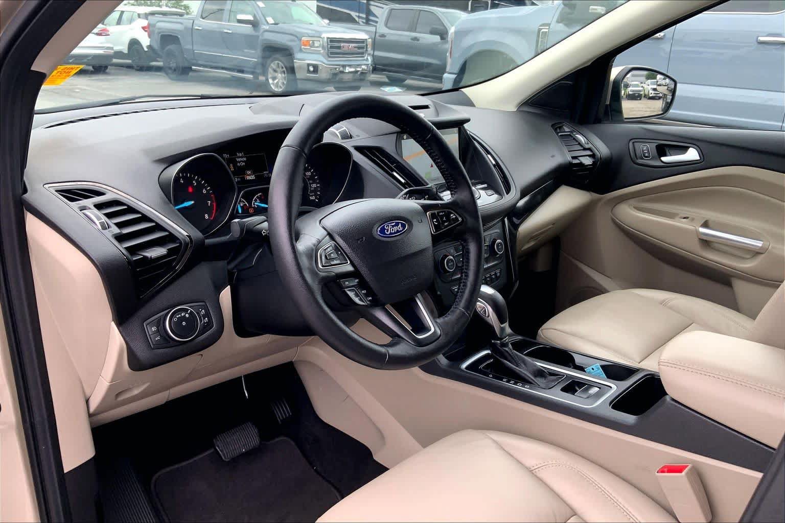 Certified 2018 Ford Escape SE w/ Ford Safe & Smart Package AWD/4WD image 16