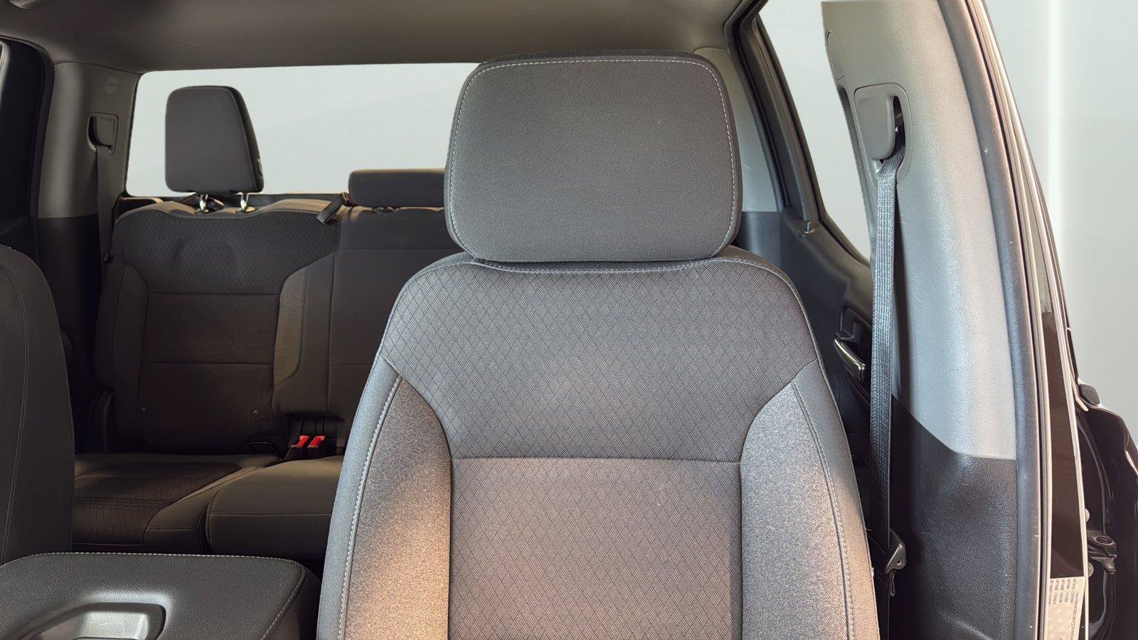 Used 2019 Chevrolet Silverado 1500 LT w/ All-Star Edition AWD/4WD image 26