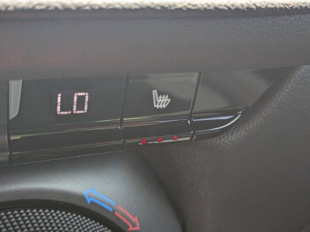 Used 2024 Chevrolet Blazer RS FWD image 23