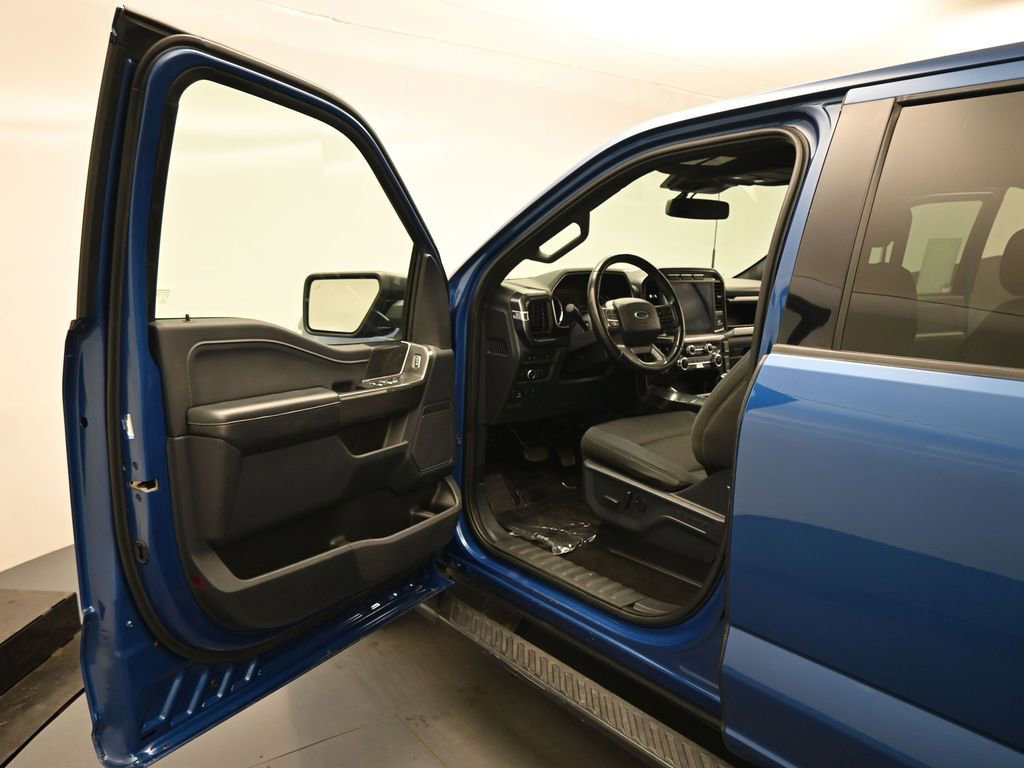 Certified 2022 Ford F150 XLT w/ Equipment Group 302A High image 9