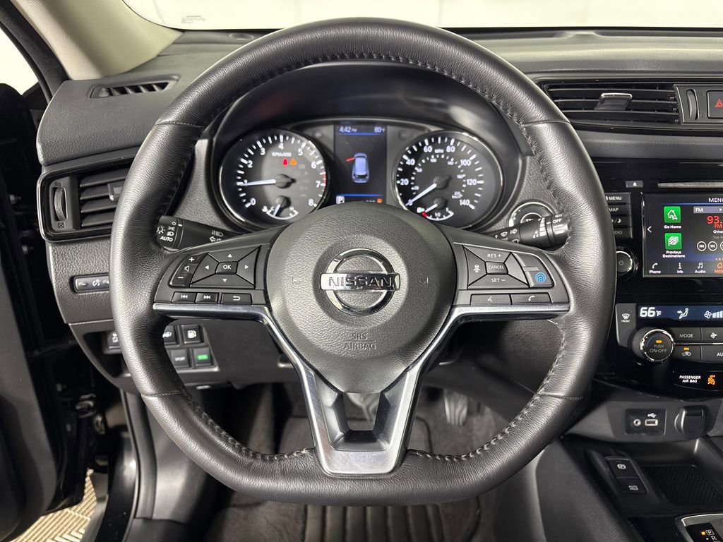 Used 2019 Nissan Rogue SV w/ Premium Package image 16