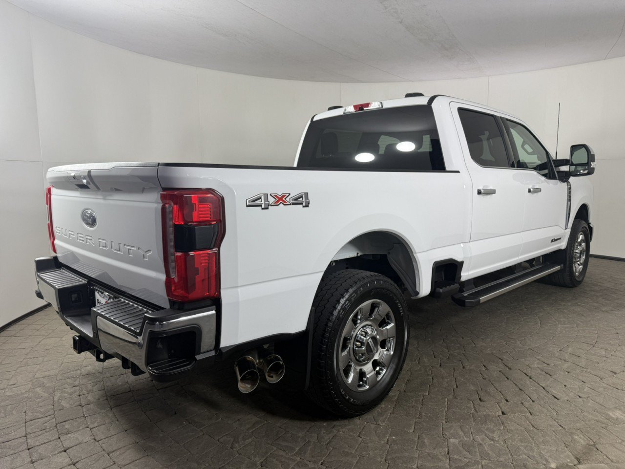 Certified 2025 Ford F250 Lariat AWD/4WD image 9