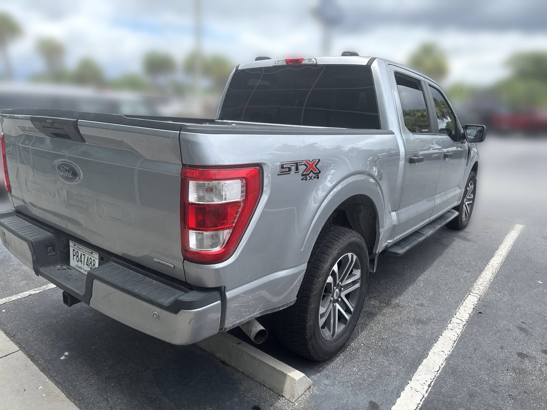 Certified 2022 Ford F150 XL w/ STX Appearance Package AWD/4WD image 4