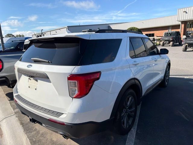 Certified 2021 Ford Explorer XLT w/ Equipment Group 202A RWD image 3