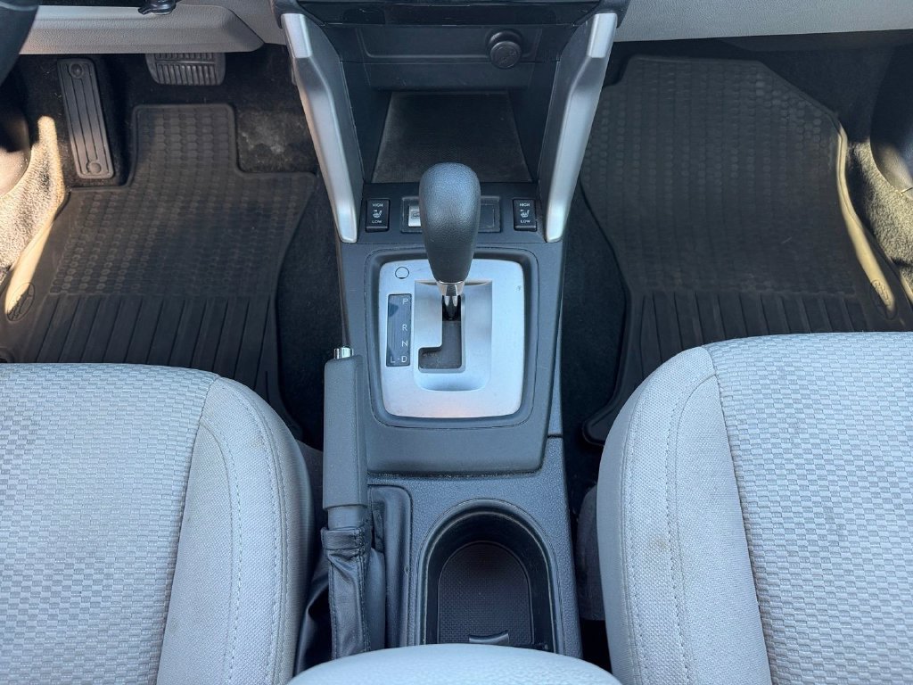 Used 2018 Subaru Forester 2.5i Premium w/ All-Weather Package AWD/4WD image 17