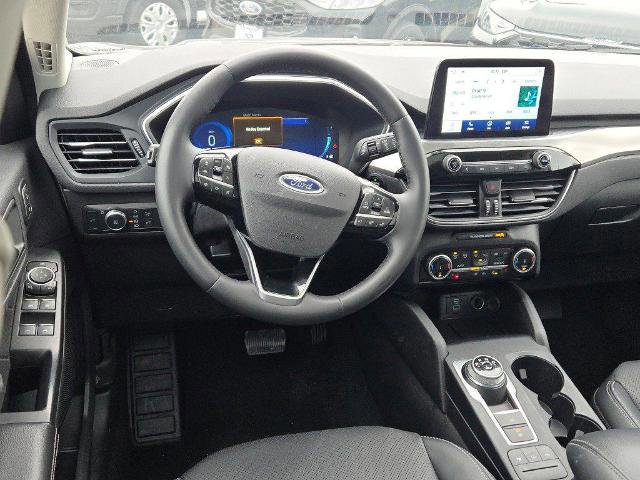 Certified 2022 Ford Escape Titanium w/ Class II Trailer Tow Package image 18