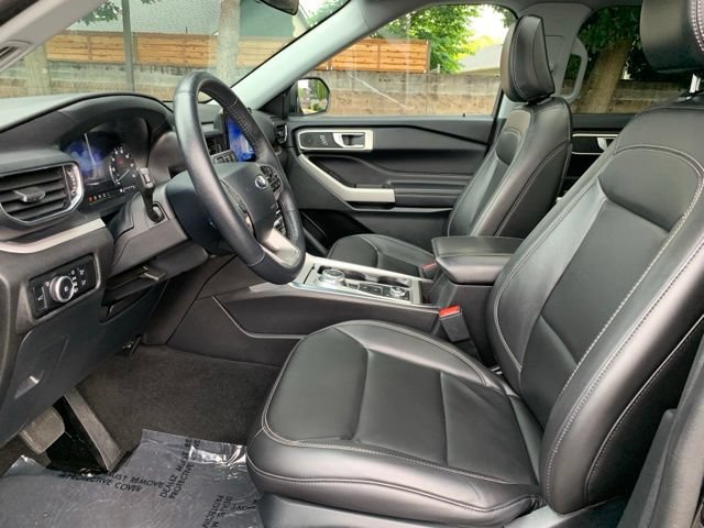 Certified 2024 Ford Explorer XLT w/ Equipment Group 202A AWD/4WD image 16