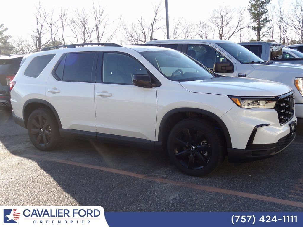 Used 2025 Honda Pilot Black Edition image 2