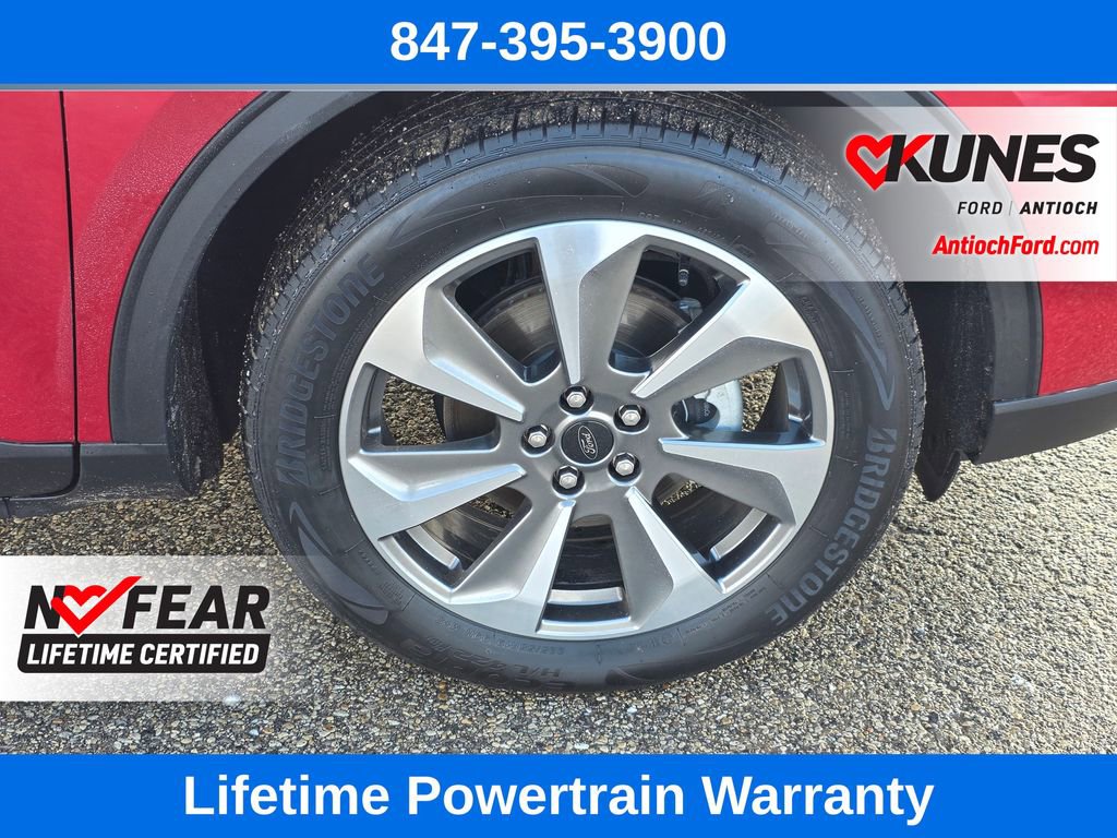Certified 2025 Ford Escape Platinum w/ Premium Technology Package image 9