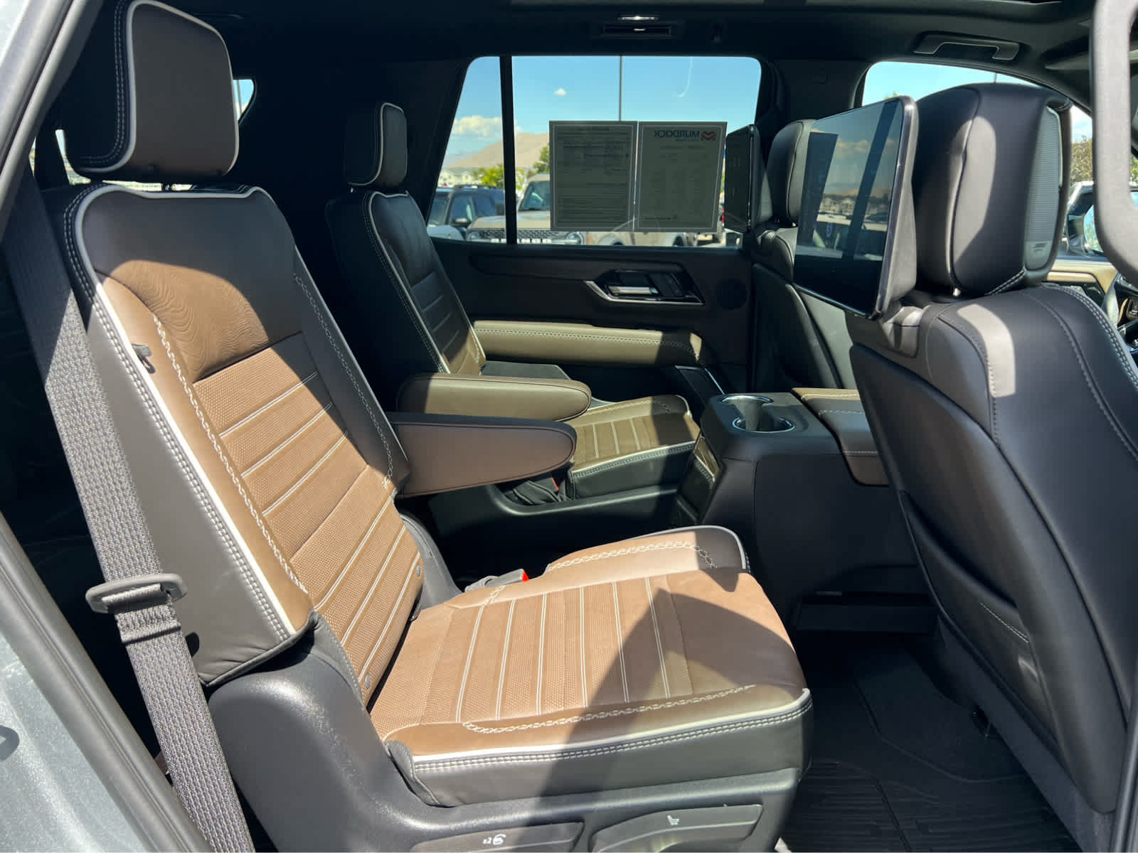 Used 2025 GMC Yukon Denali Ultimate AWD/4WD image 27