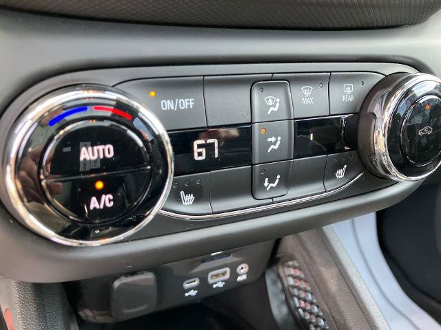 Used 2023 Chevrolet TrailBlazer RS w/ Sun and Liftgate Package FWD image 36