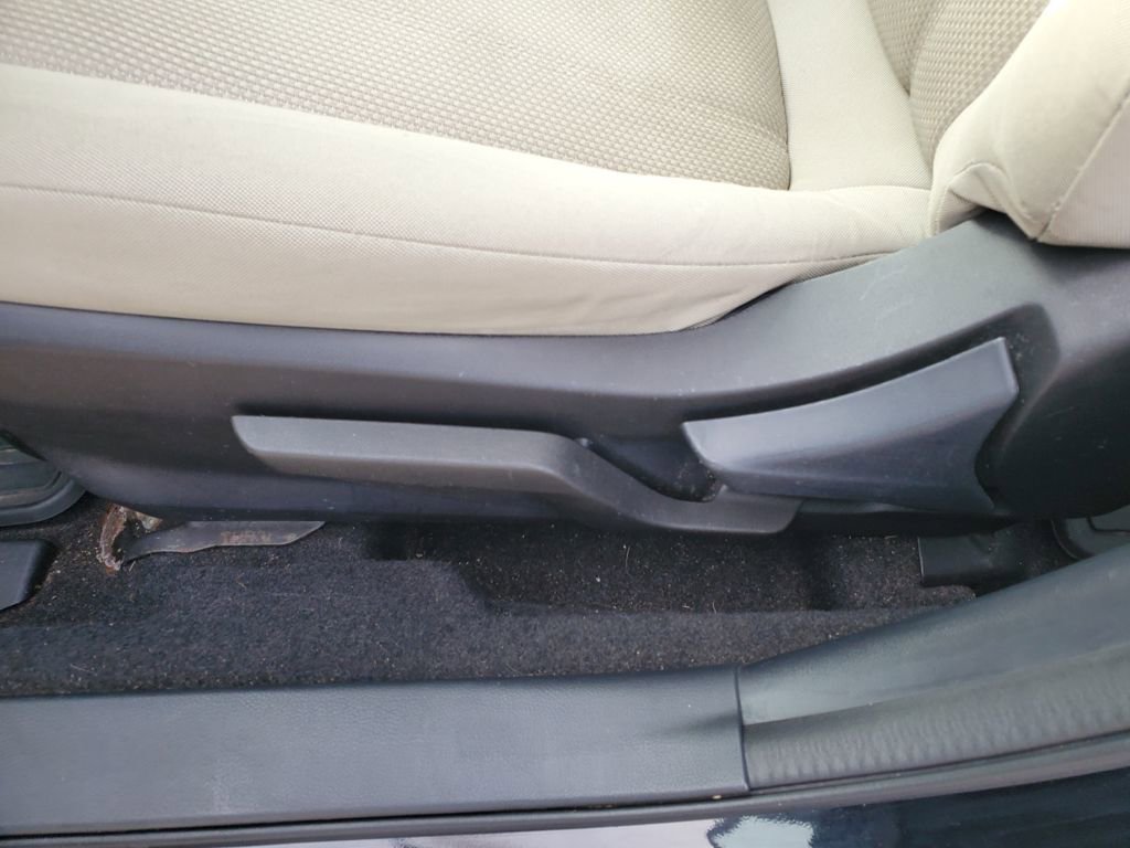 Used 2017 Subaru Impreza 2.0i Premium image 13