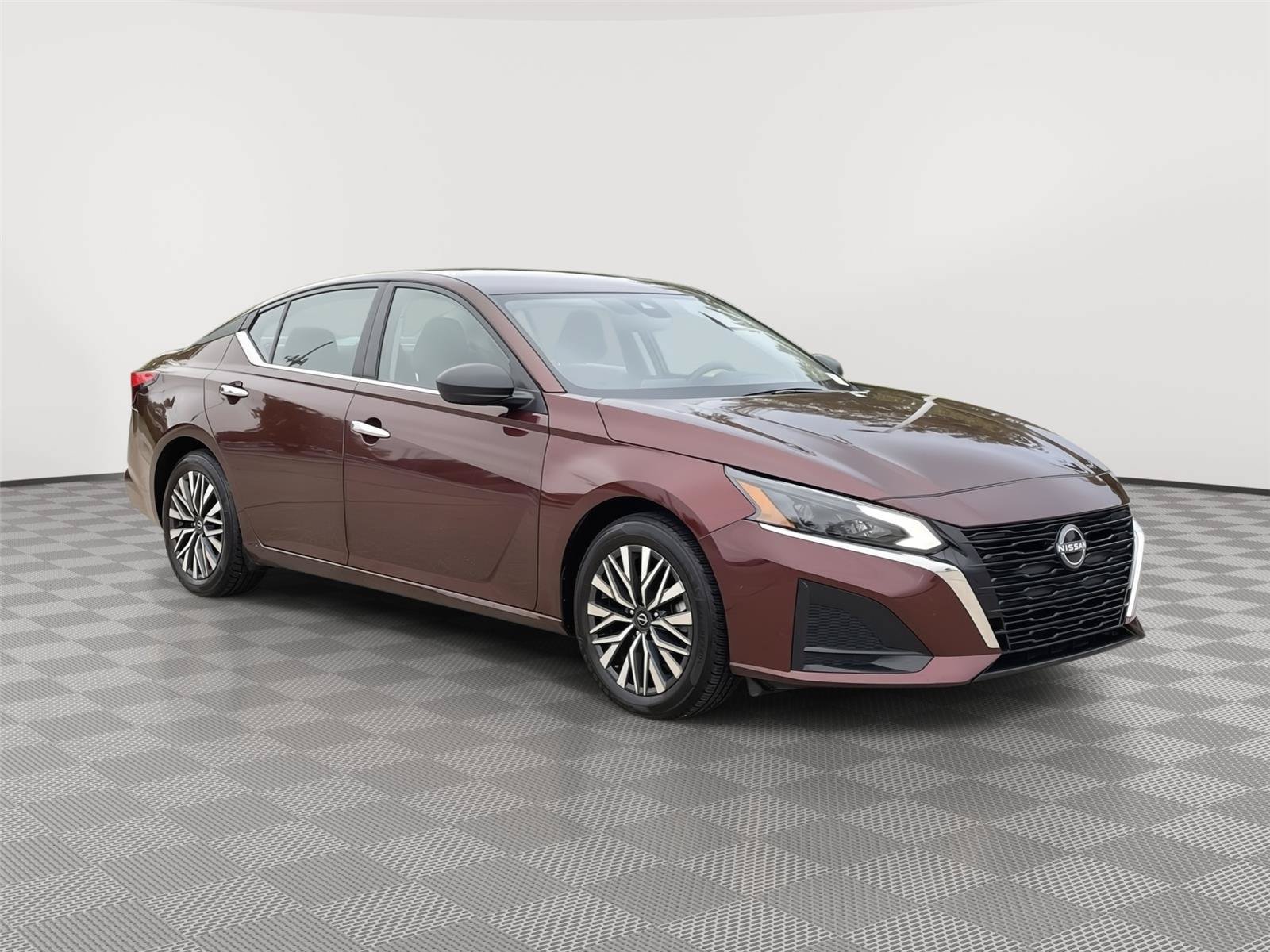 Used 2025 Nissan Altima 2.5 SV FWD image 5