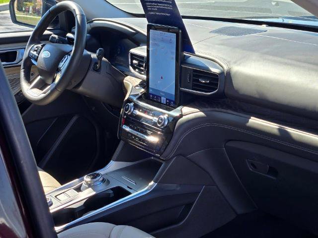 Certified 2023 Ford Explorer Platinum w/ Technology Package image 9