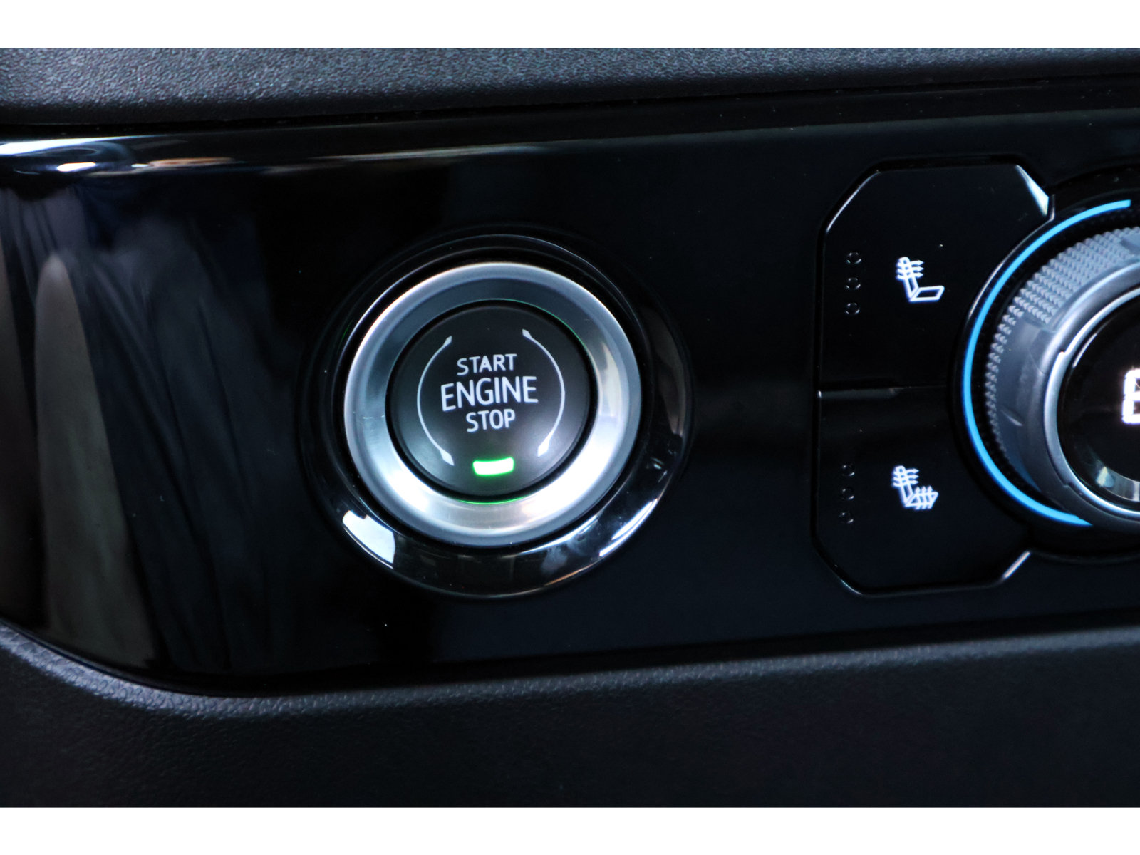 Used 2024 Chevrolet Silverado 1500 LT RWD image 8