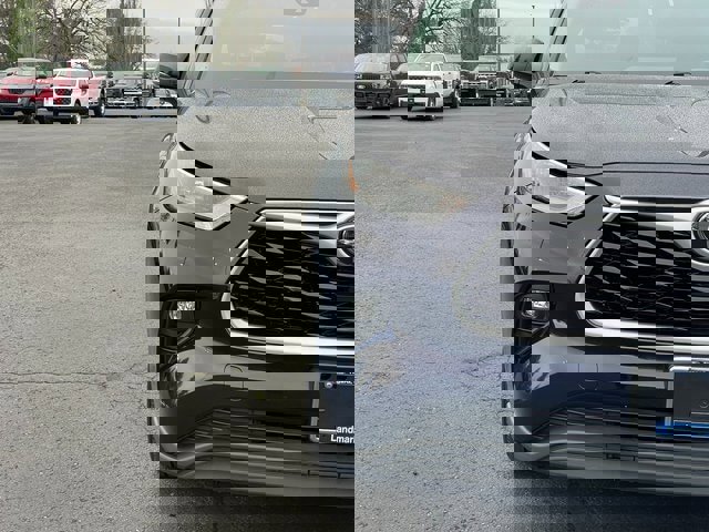 Used 2020 Toyota Highlander XLE image 9