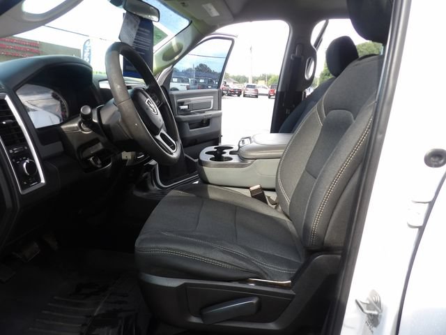 Used 2019 RAM 1500 Classic SLT AWD/4WD image 30