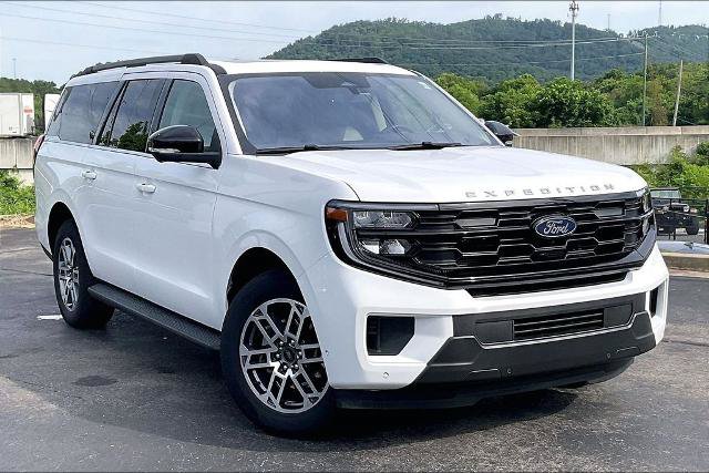Certified 2025 Ford Expedition Max Active AWD/4WD image 2