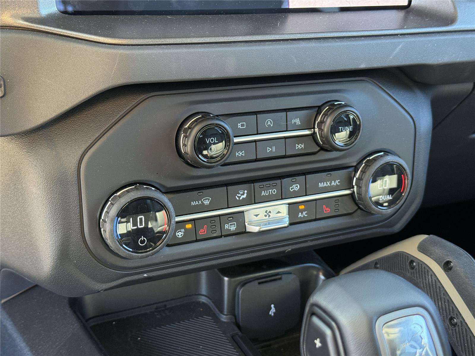 Certified 2025 Ford Bronco Badlands image 26