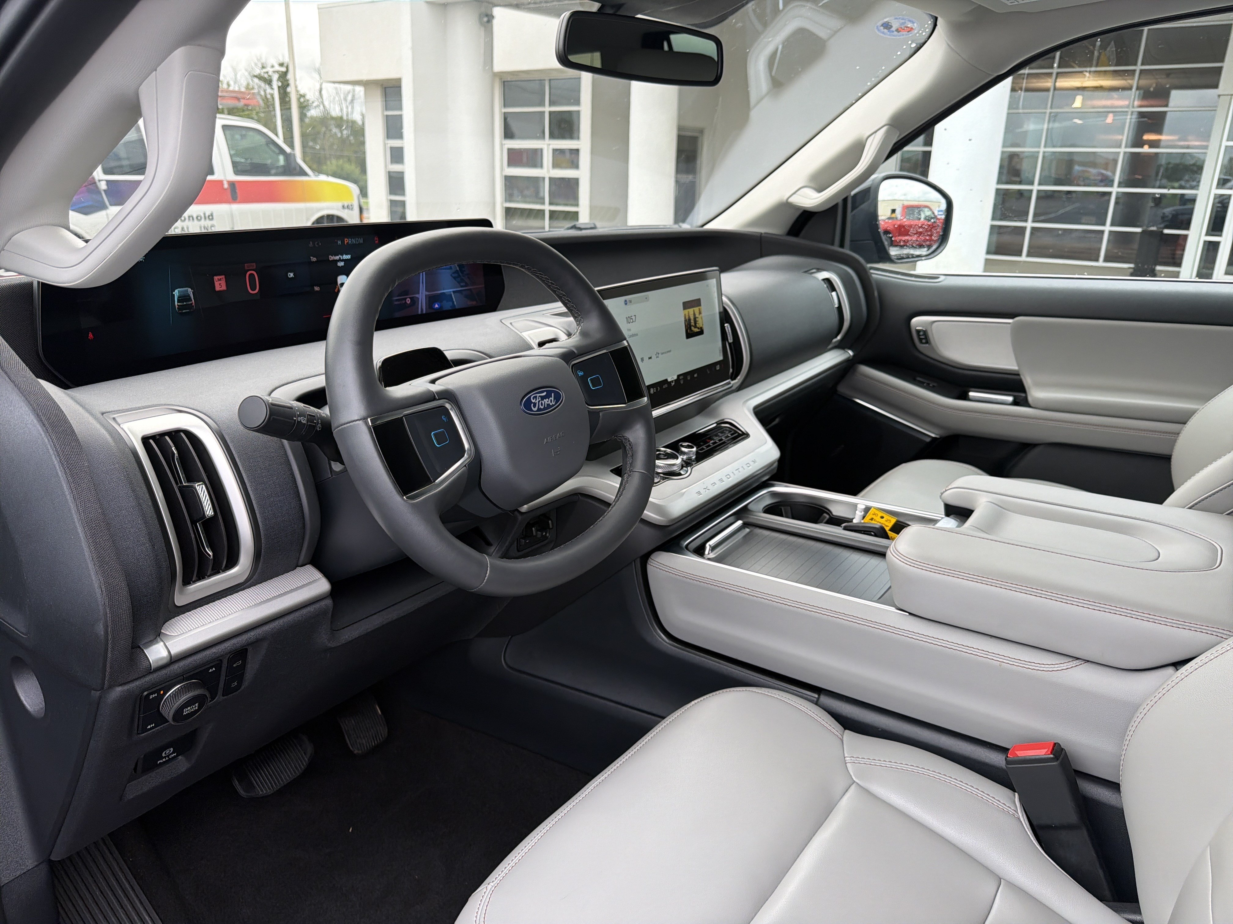 Certified 2025 Ford Expedition Active AWD/4WD image 31