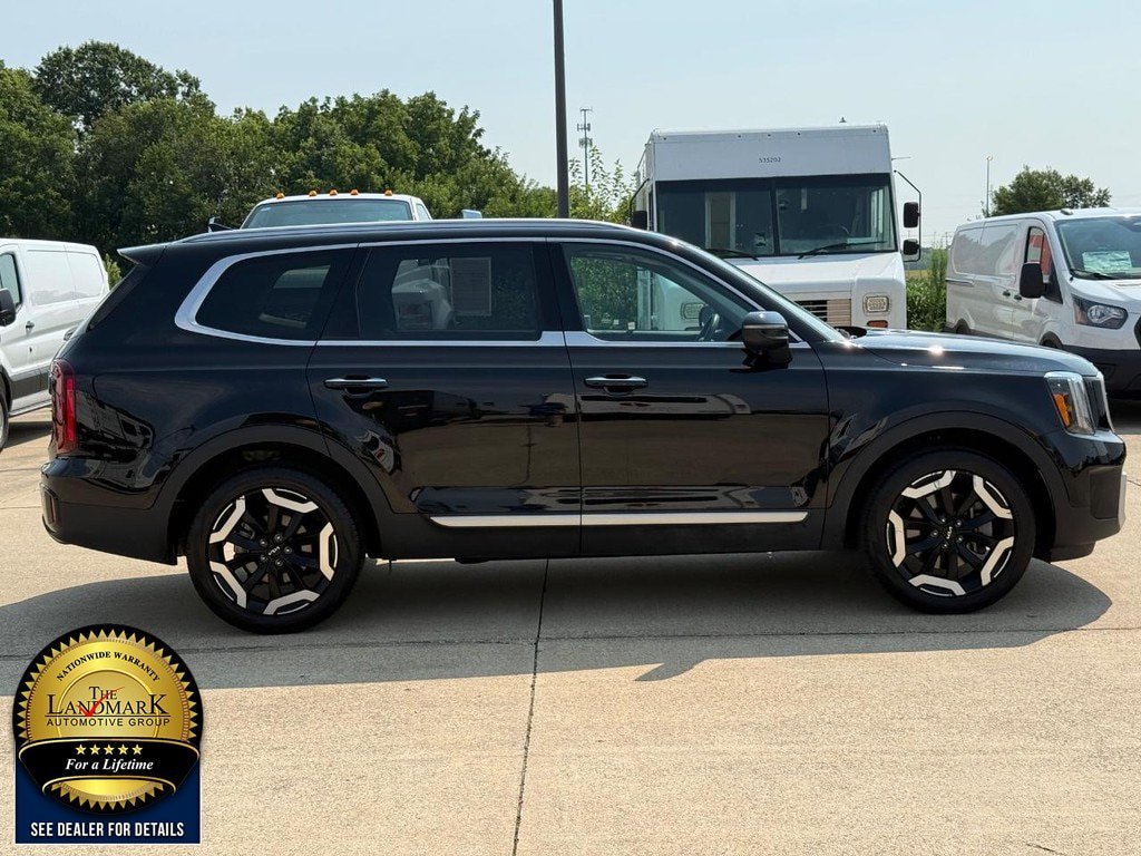 Used 2025 Kia Telluride S AWD/4WD image 4
