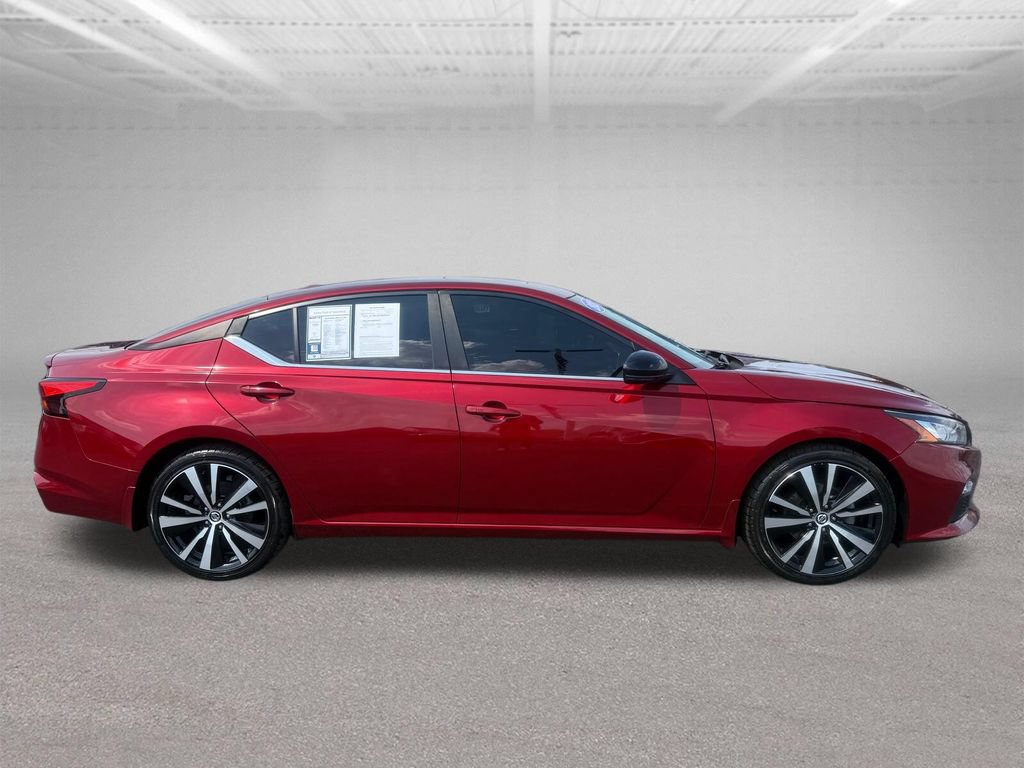 Used 2020 Nissan Altima 2.5 SR w/ Premium Package FWD image 3
