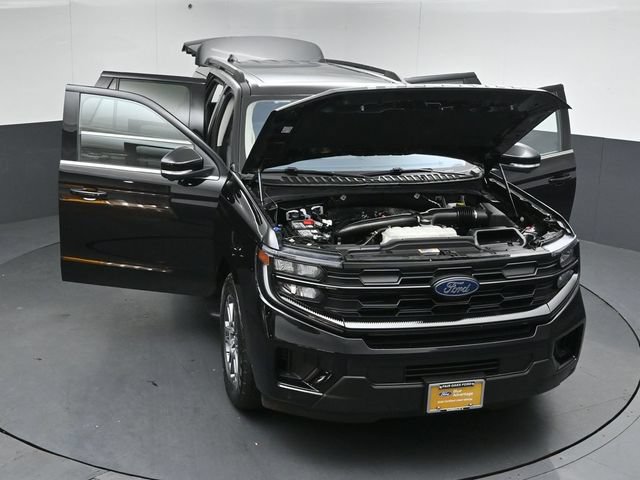 Certified 2025 Ford Expedition Active AWD/4WD image 54