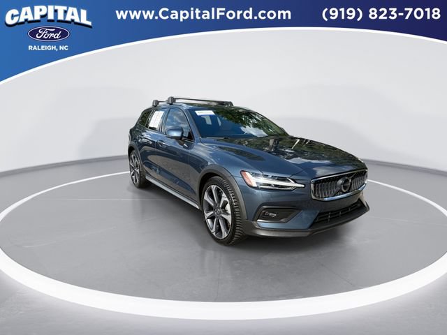 Used 2024 Volvo V60 B5 Cross Country Ultimate AWD/4WD image 2
