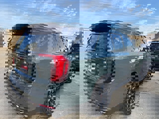 Used 2025 GMC Yukon AT4 Ultimate image 2