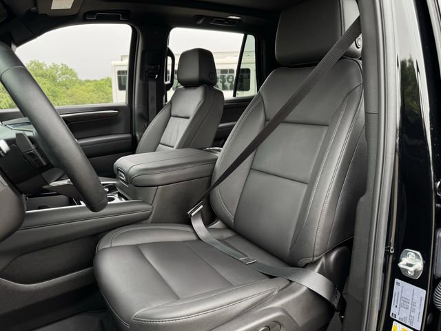 Used 2025 Chevrolet Tahoe Z71 w/ Comfort Package image 24