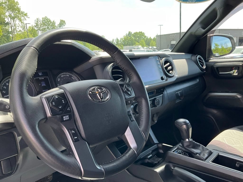 Used 2022 Toyota Tacoma TRD Off-Road AWD/4WD image 22